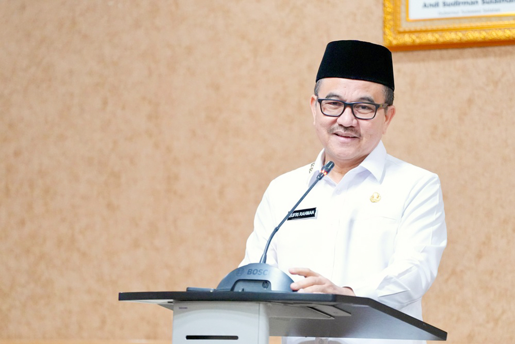 Jufri_Rahman_Hadiri_Dzikir_Bersama_Peringatan_65_Tahun_Bank_Sulselbar.jpg